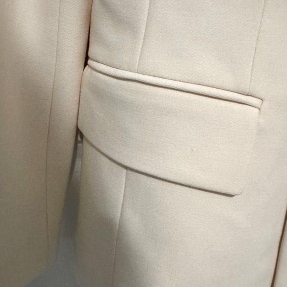 Club Monaco Cream Women’s Tuxedo Blazer - Picture 4 of 7